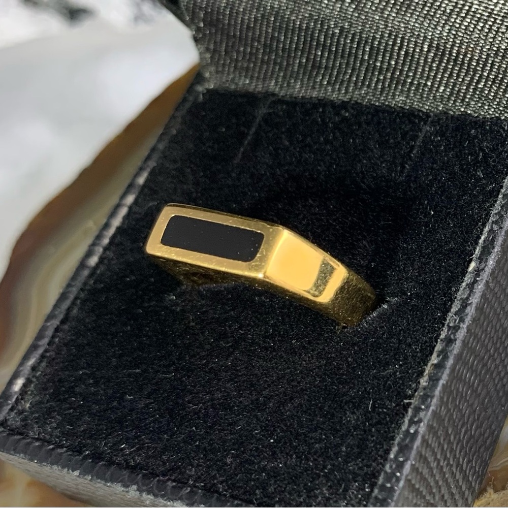 Vintage Monet Gold Tone and Black Onyx Women's Ring Size 6.5